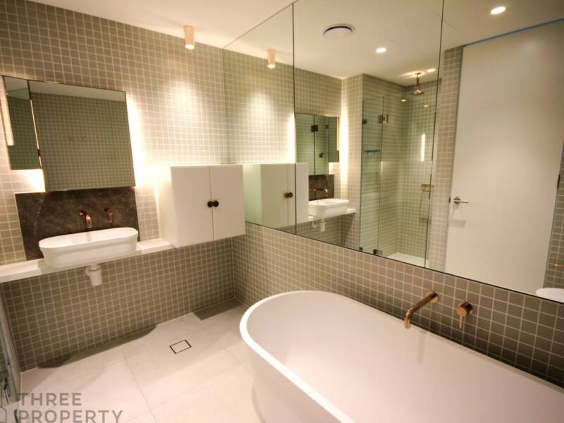 E 301/72 MacDonald Street, Erskineville, NSW 2043 AUS