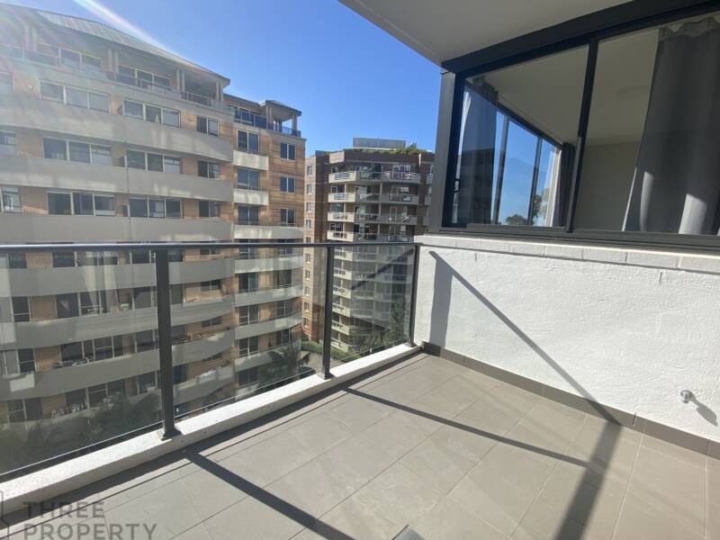 505/135 Pacific Highway, Hornsby, NSW 2077 AUS